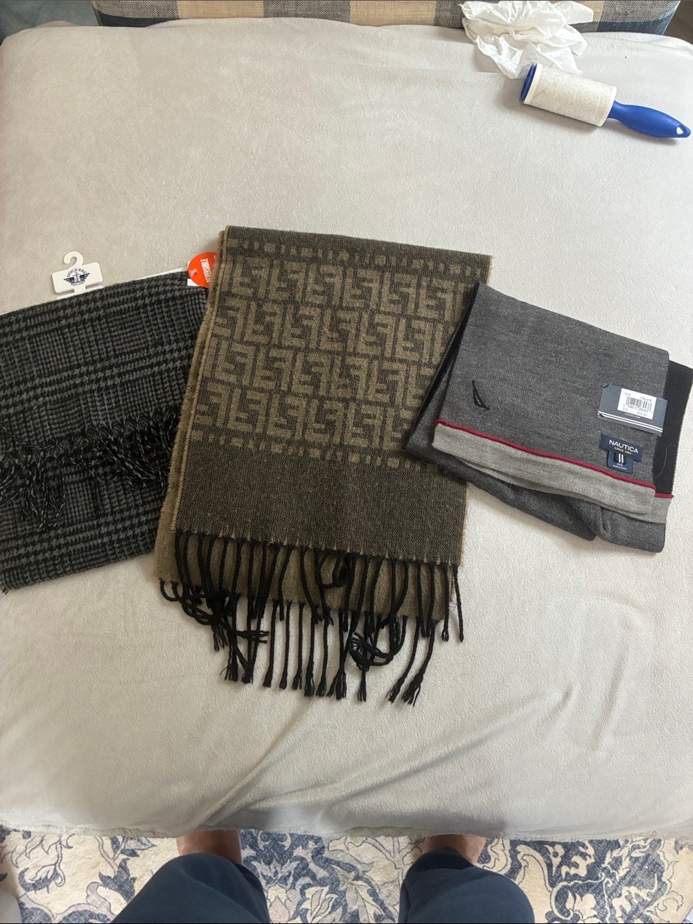 Nautica Men's Gray Scarf with Red Accent